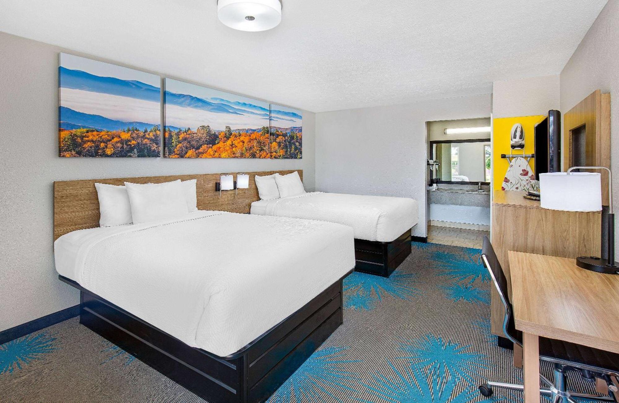 Queen Room with Two Queen Beds - Non-Smoking