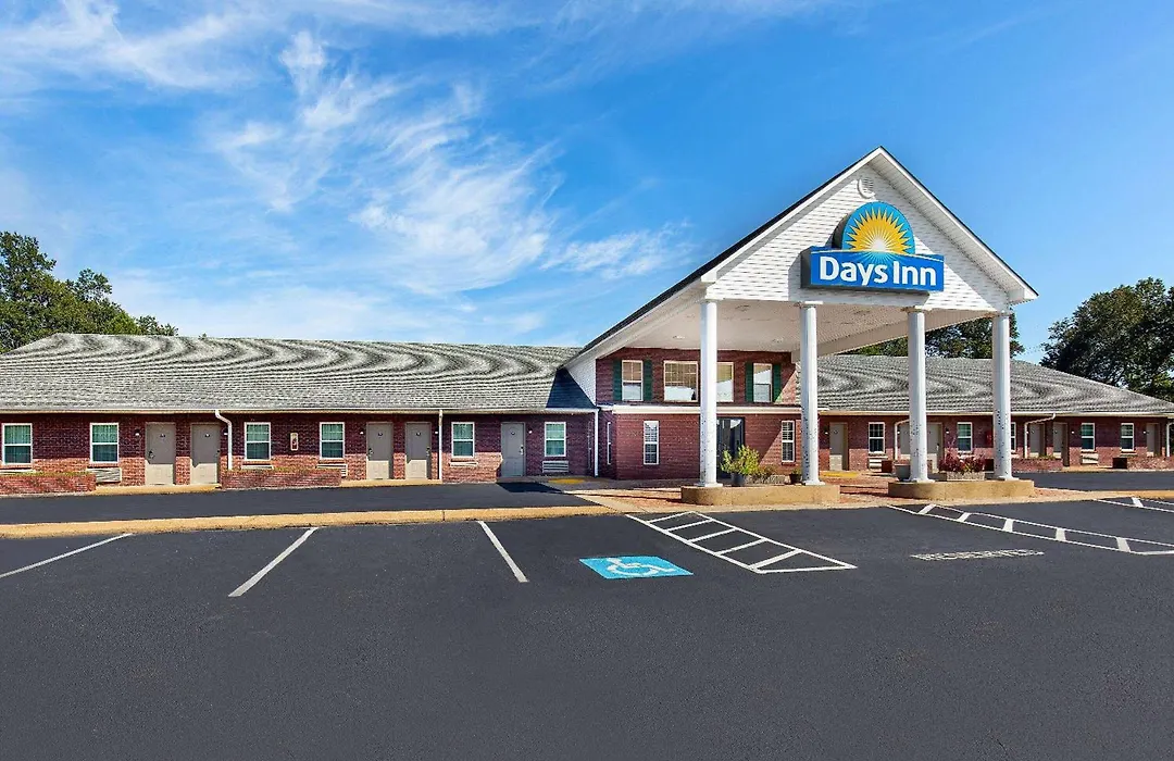Days Inn By Wyndham Savannah-1