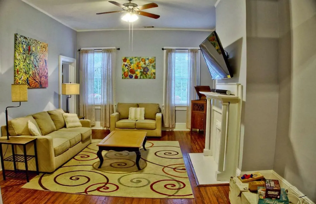 Downtown Savannah Oasis-1