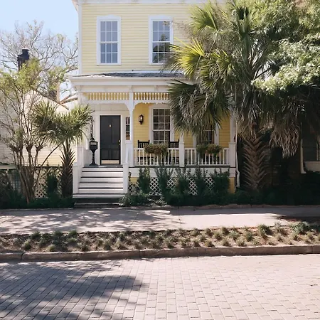 111 Waldburg Street Beautifully Renovated Historic 5 Bedroom 5 Bath-2