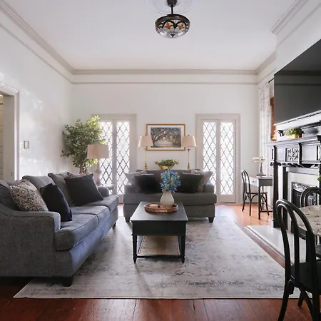 Comfortable Escape In Historic Downtown Savannah-2