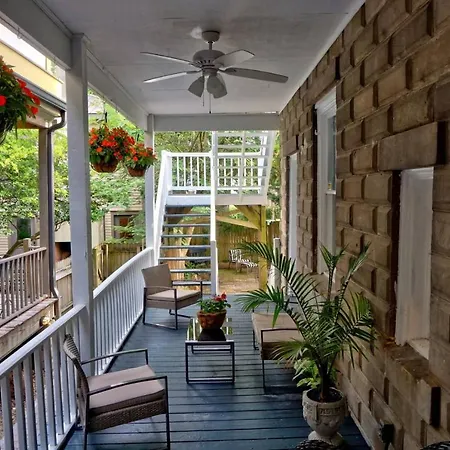 Beautiful 6 Bed, 5 Bath Historic Savannah Home-2