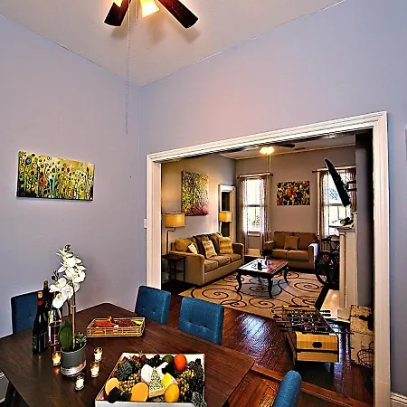 Downtown Savannah Oasis-3