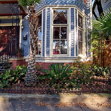 Huge Victorian Beauty Overlooking Forsyth Park-2