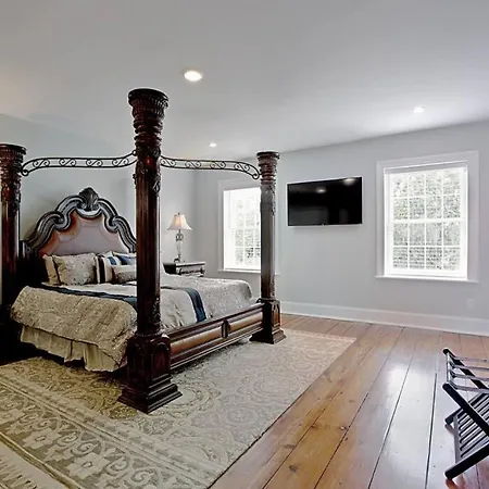 Sophisticated Historic Remodeled 9 Bedroom Home-3